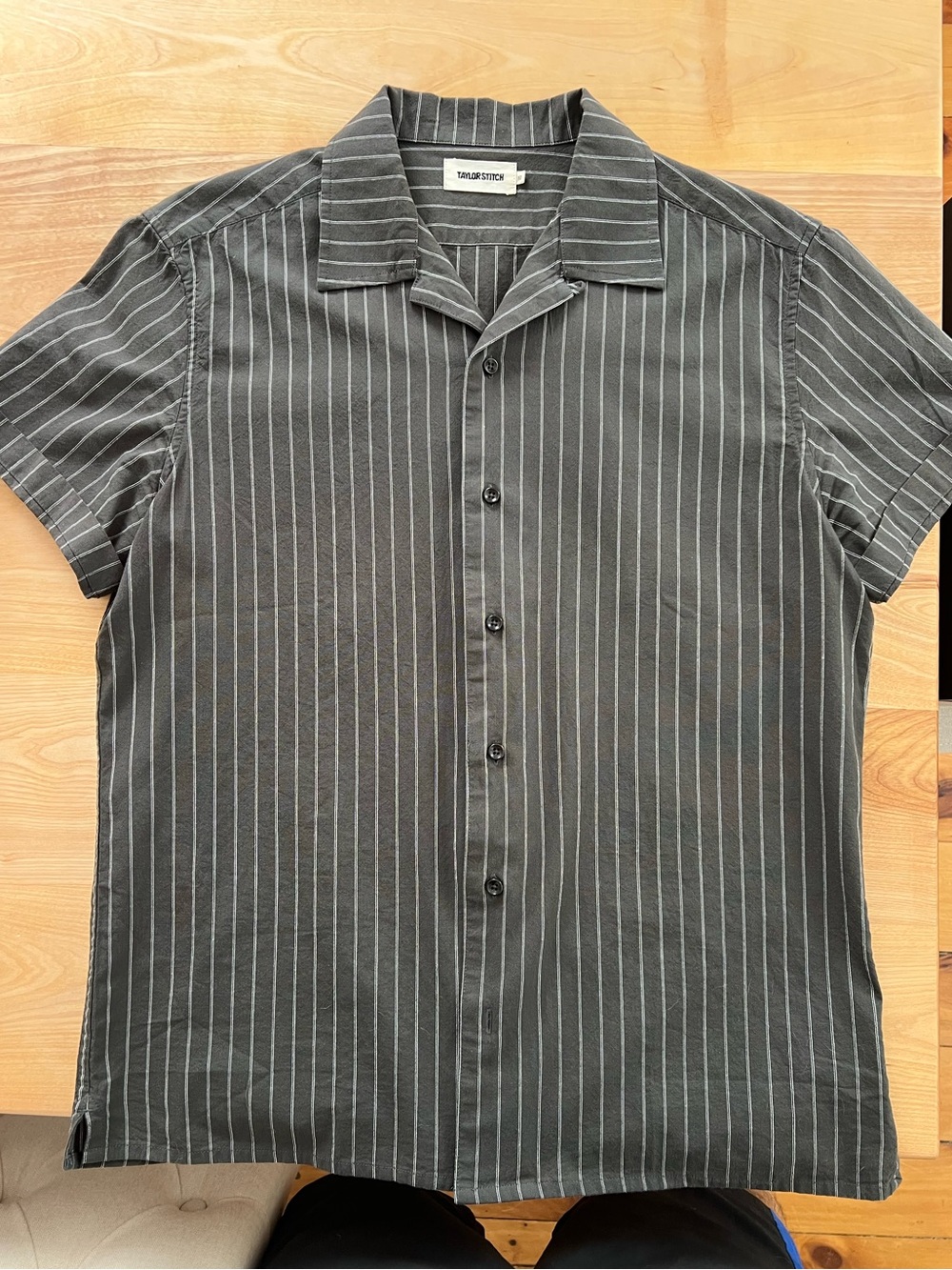 Taylor Stitch Black Short-Sleeve Pinstripe Camp Shirt medium 40